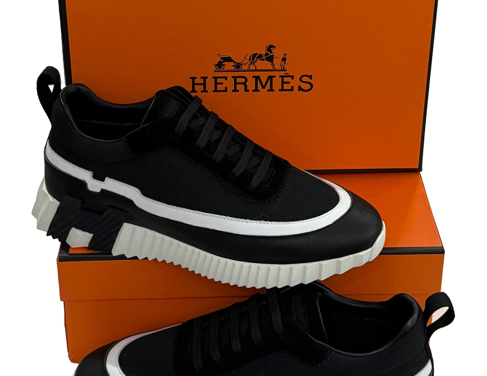 Hermes – Black & White Chunky Sole Low-Top – Sneakers